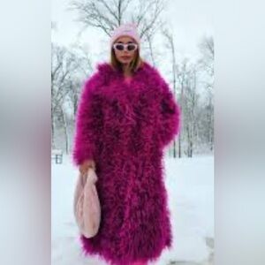 Make a statement in this sold Out  piece